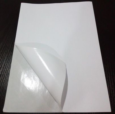 Blanc feuilles vides d'autocollant de 8,5 x de 11cm Woodfree, feuilles simples d'autocollant