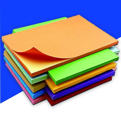 Papier adhésif d'autocollant de vinyle de taille de lettre de papier d'autocollant de pâte de bois de la prime 100% de la couleur A4 haut