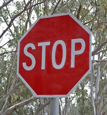 Conseils de avertissement d'avertissement de panneau du trafic automatique de panneau dans la route